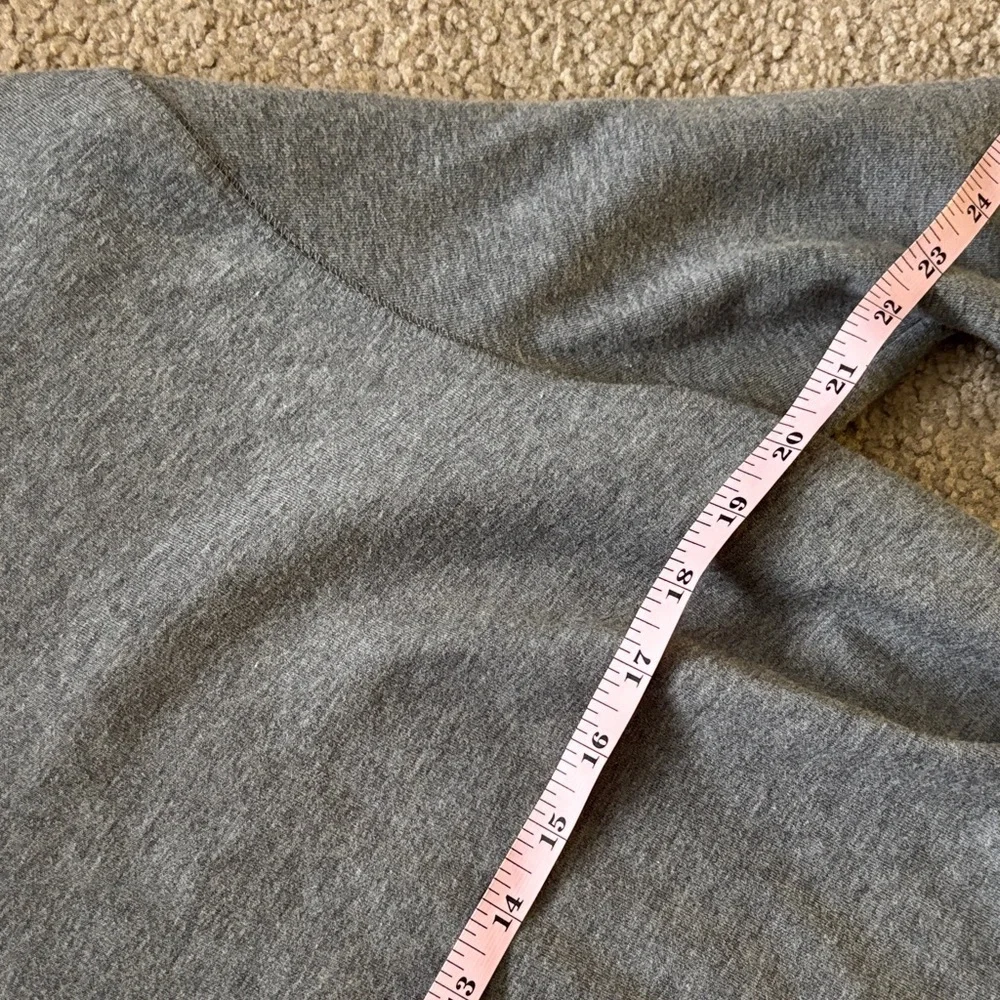 Banana Republic Charcoal Men’s V-Neck Sweater size Large